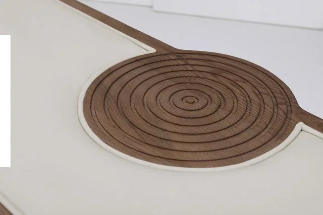 Ripple Bench — detail