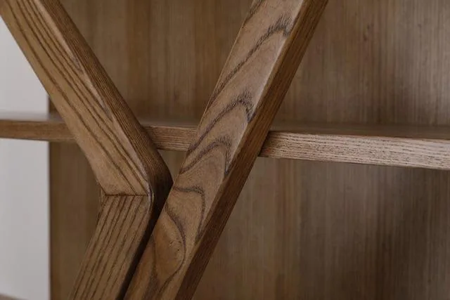Reef Bookshelf — detail